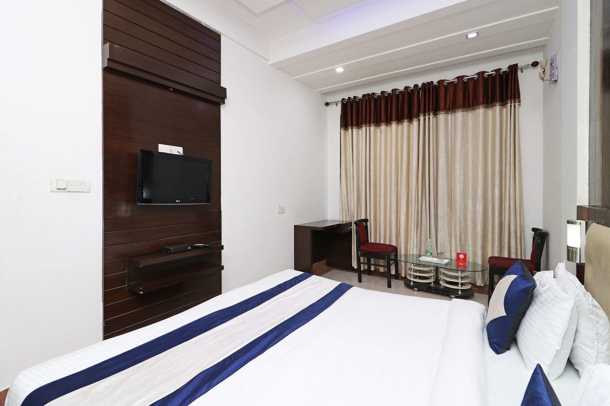 אגרה Oyo 9974 Hotel Taj Prince מראה חיצוני תמונה