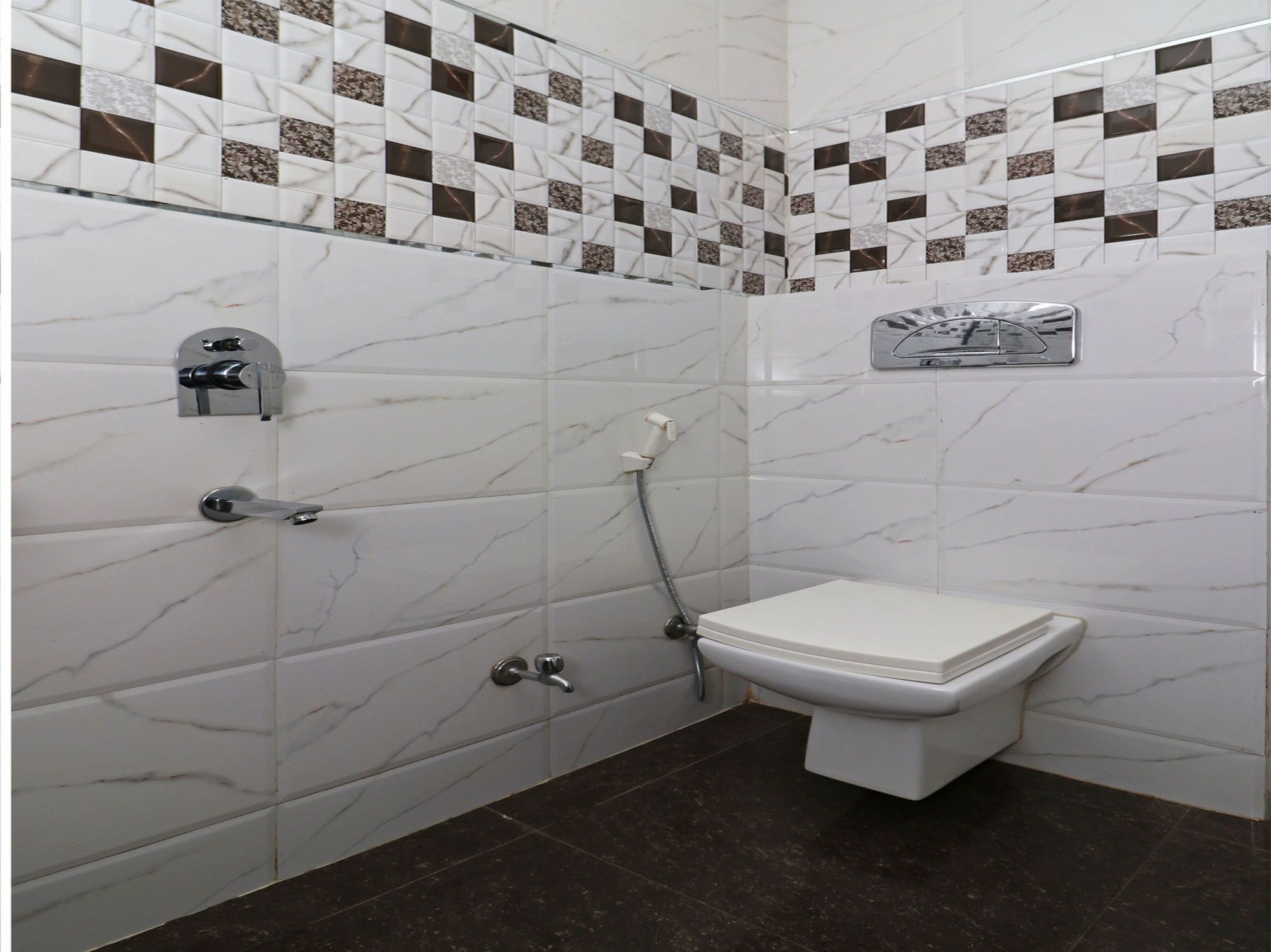 אגרה Oyo 9974 Hotel Taj Prince מראה חיצוני תמונה